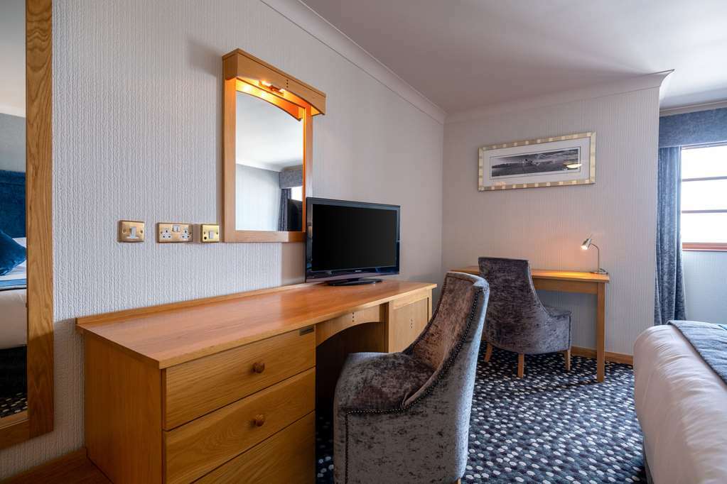 Clarion Collection Hotel Belfast Loughshore Карикфъргъс Стая снимка