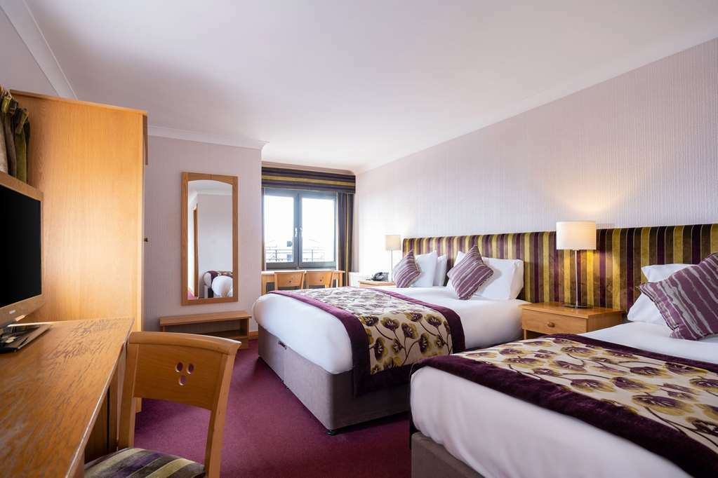 Clarion Collection Hotel Belfast Loughshore Карикфъргъс Стая снимка