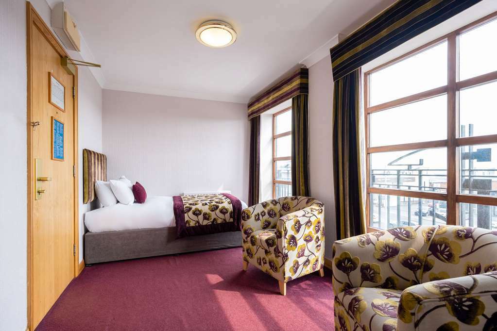 Clarion Collection Hotel Belfast Loughshore Карикфъргъс Стая снимка