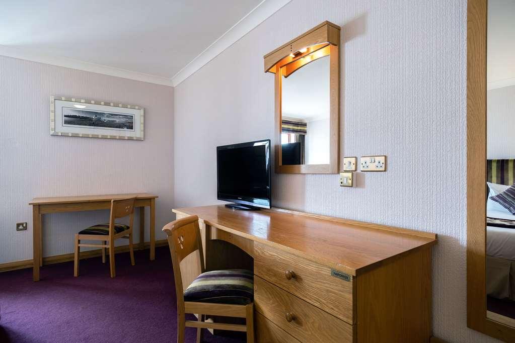Clarion Collection Hotel Belfast Loughshore Карикфъргъс Стая снимка